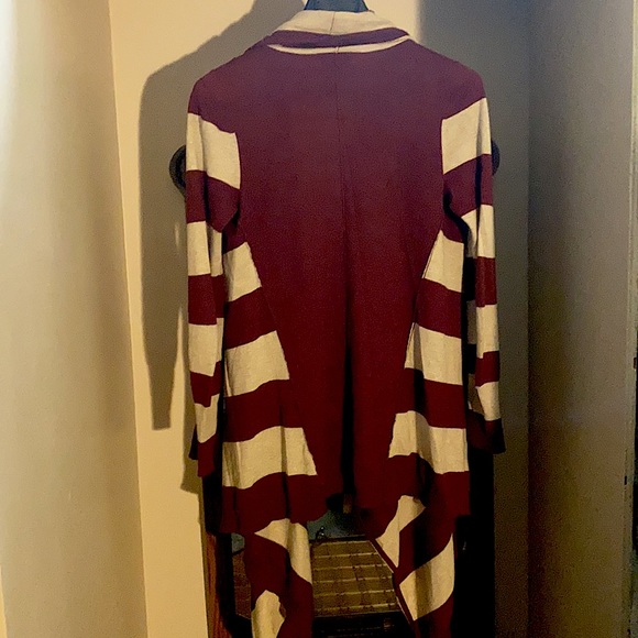 Staple piece, Guess cardigan - Picture 4 of 6